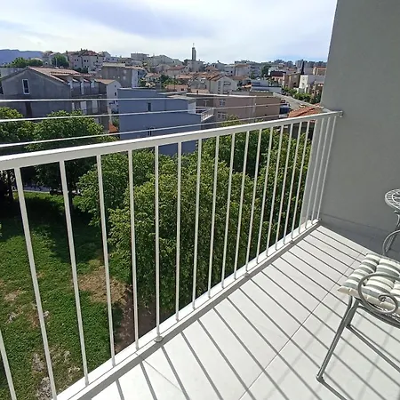 Hills Apartment *